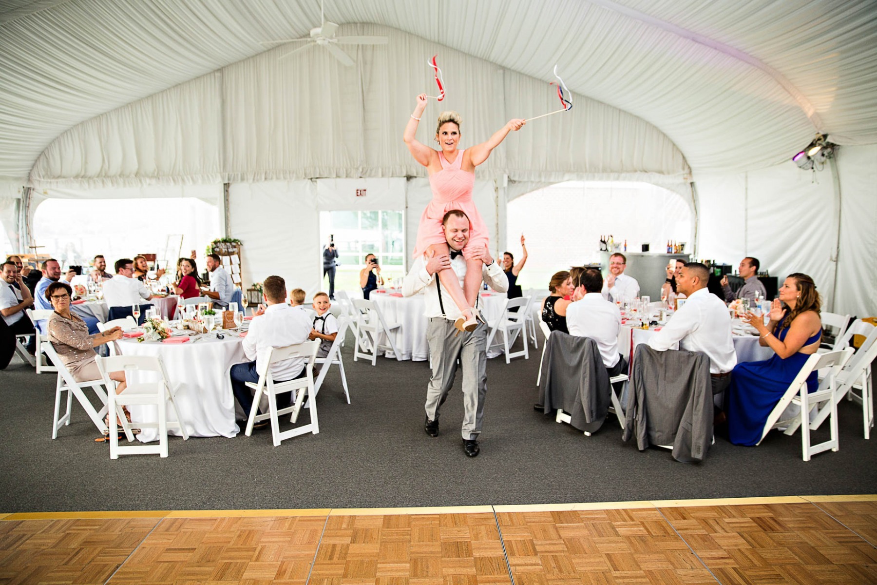 bridesmaid-groomsmen-shoulders-introductions