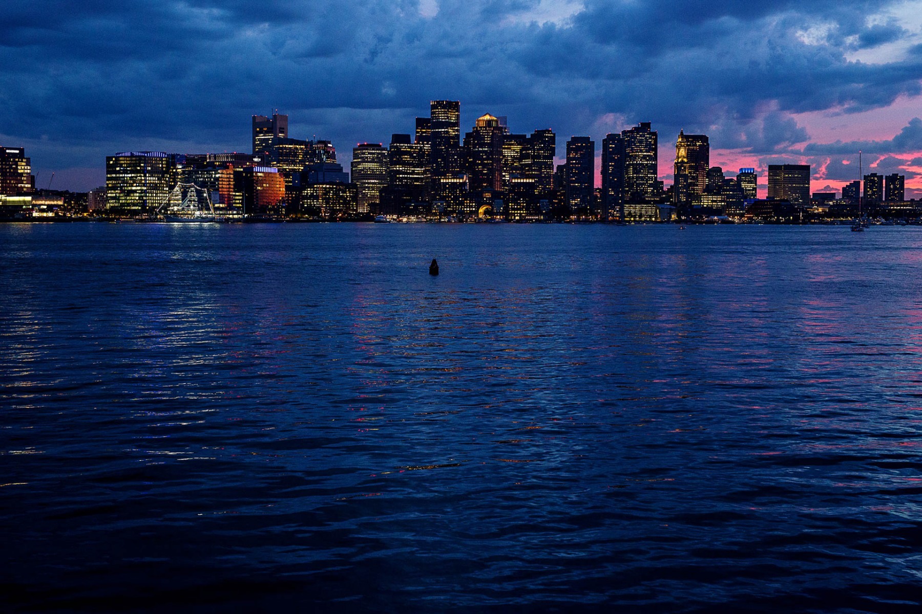 night-boston-skyline-boston-hyatt-regency-wedding